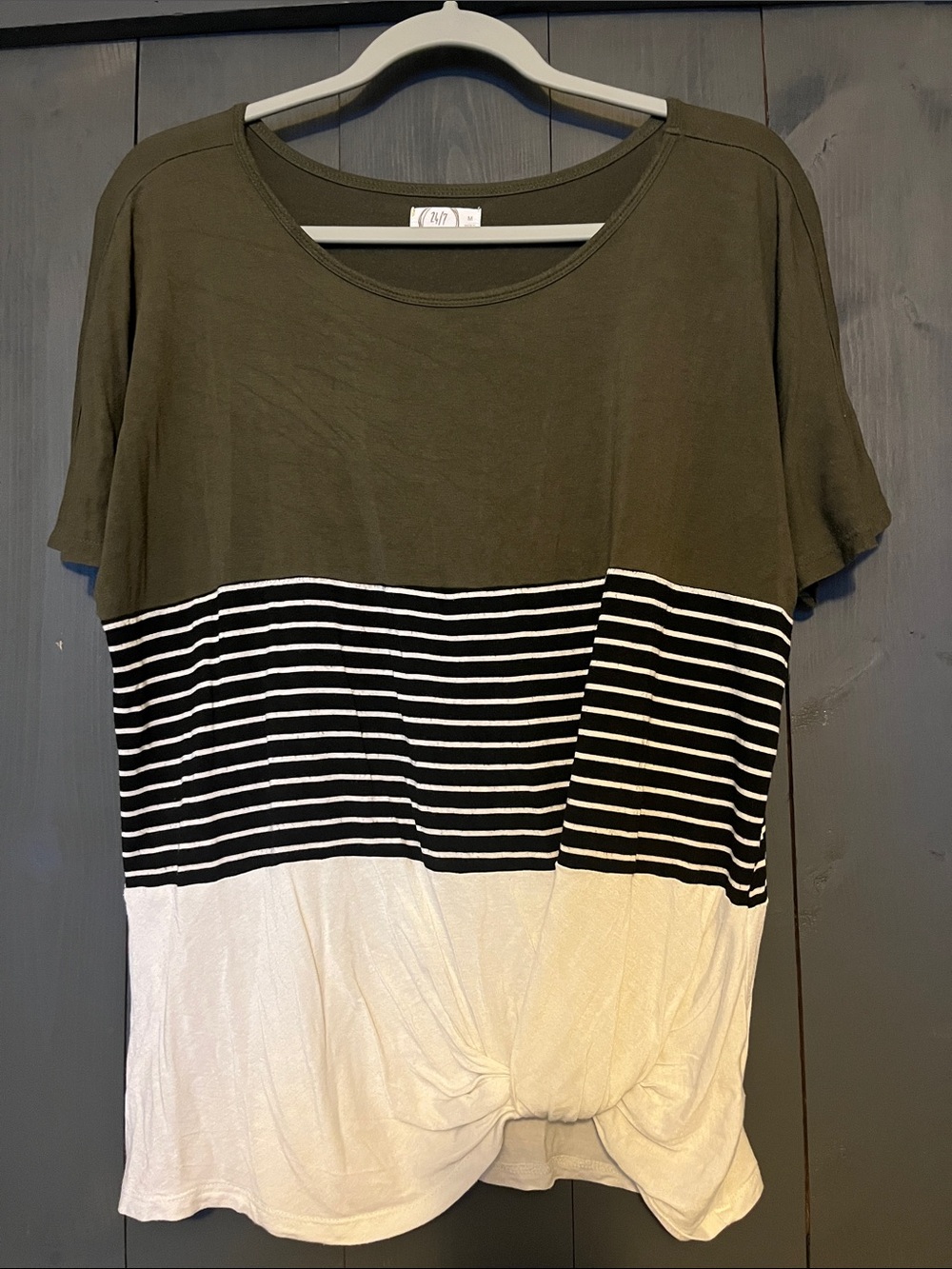 Colorblock Knot Front Short Sleeve Tee in Olive, Black & White